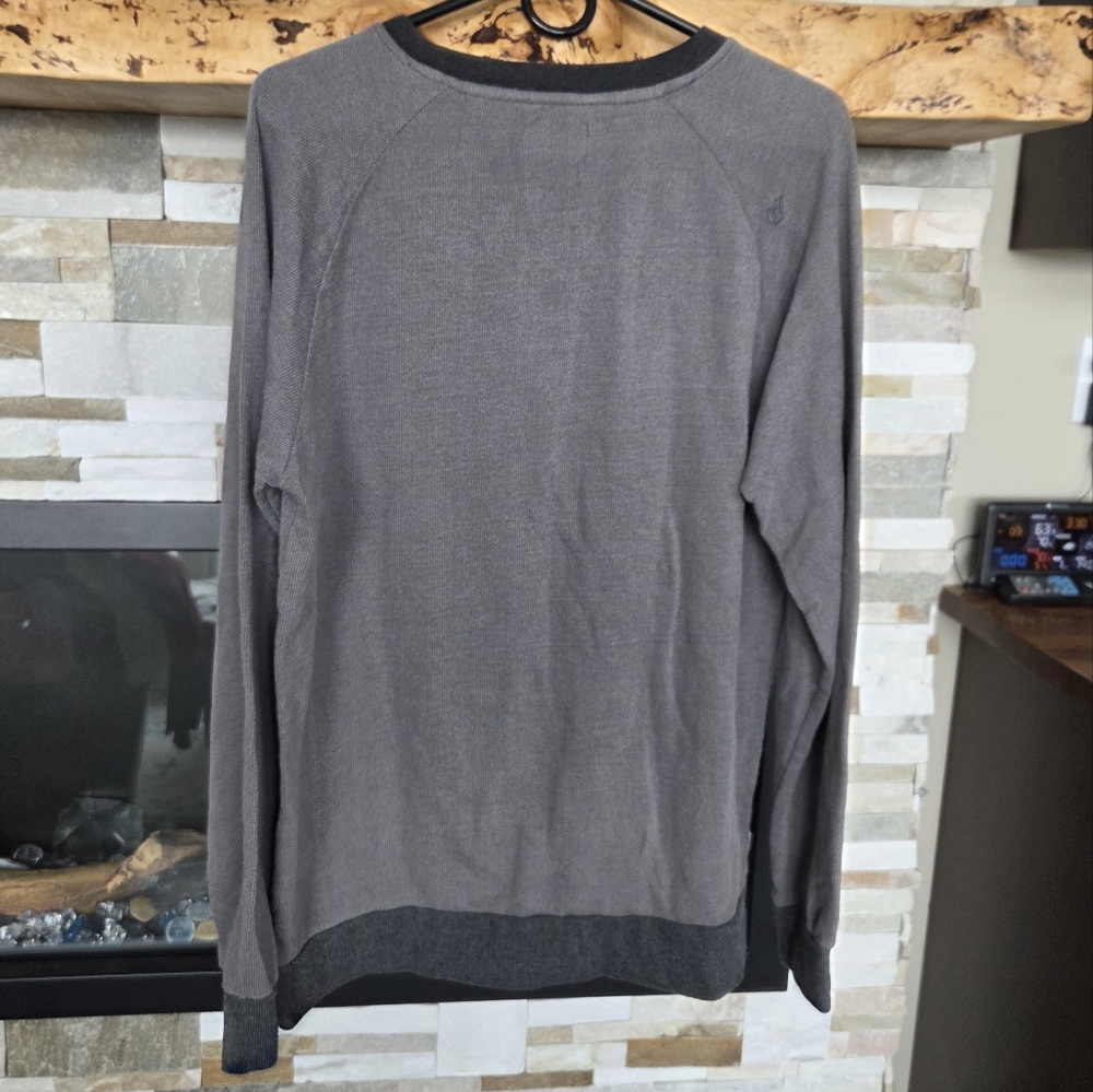 Volcom Gray Long Sleeve Crewneck Sweater Mens Size Medium - Picture 2 of 10